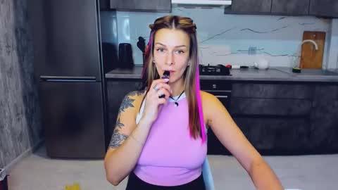 Alexia online show from February 2025 04:33:02 PM