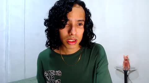 Alexis online show from April 2026 07:52:02 PM