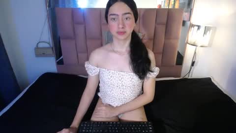 -- ALEXIS -- online show from October 2025 01:38:01 AM