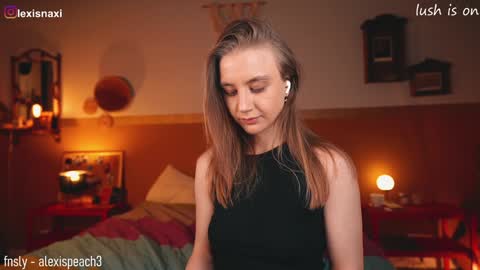 Snapshot of alexispeach chatting on February 2025 10:06:02 PM Alexis-- online show from February 2025 10:06:02 PM