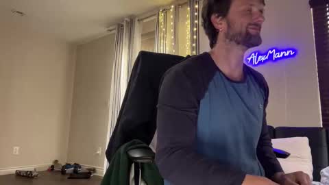 Alex Mann online show from October 2025 05:35:01 PM