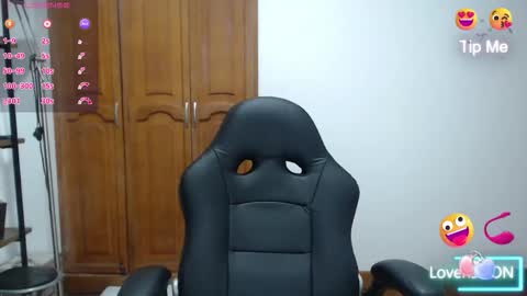 Snapshot of alexxandra20 chatting on December 2025 04:06:02 AM alexa online show from December 2025 04:06:02 AM