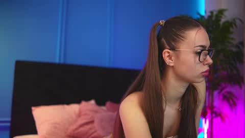 Snapshot of alexxisrae chatting on December 2025 04:33:02 AM Alexxis Rae online show from December 2025 04:33:02 AM