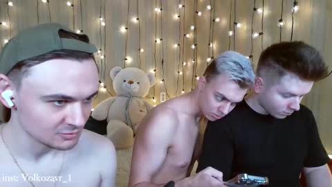 Snapshot of alexxx_d chatting on February 2025 06:43:02 PM AlexDimaIgor online show from February 2025 06:43:02 PM