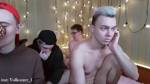 Snapshot of alexxx_d chatting on February 2025 06:30:02 PM AlexDimaIgor online show from February 2025 06:30:02 PM