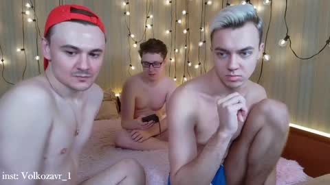 Snapshot of alexxx_d chatting on February 2025 06:56:02 PM AlexDimaIgor online show from February 2025 06:56:02 PM