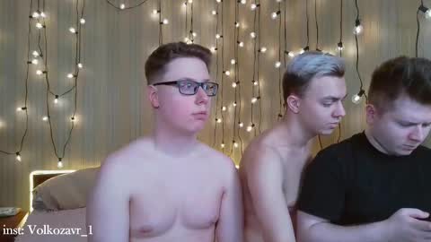 Snapshot of alexxx_d chatting on February 2025 06:20:02 PM AlexDimaIgor online show from February 2025 06:20:02 PM