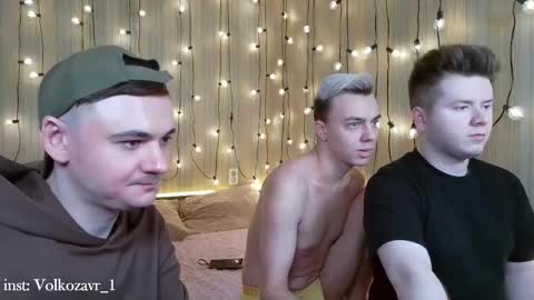 Snapshot of alexxx_d chatting on March 2025 06:30:01 PM AlexDimaIgor online show from March 2025 06:30:01 PM