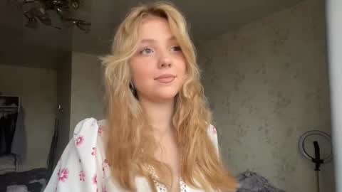 Maria online show from October 2025 07:01:01 AM