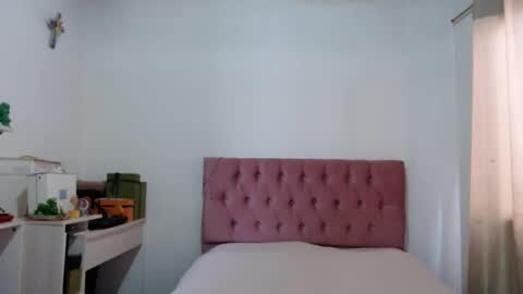 Snapshot of alia054 chatting on October 2025 12:31:01 PM Alia online show from October 2025 12:31:01 PM