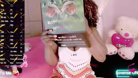 Snapshot of aliana_ross chatting on February 2025 09:10:01 AM aliana_ross online show from February 2025 09:10:01 AM