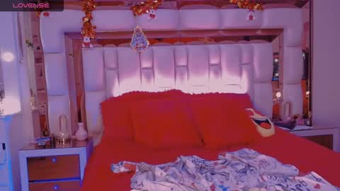 Snapshot of aliana_ross chatting on November 2025 12:33:01 AM aliana_ross online show from November 2025 12:33:01 AM