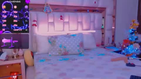 Snapshot of aliana_ross chatting on December 2025 01:15:02 AM aliana_ross online show from December 2025 01:15:02 AM