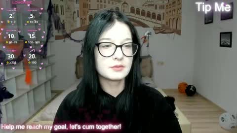 Snapshot of alicamoons chatting on November 2025 06:37:02 AM Alica online show from November 2025 06:37:02 AM