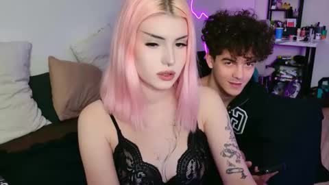 Snapshot of alice118james chatting on September 2025 09:14:02 PM alice and james online show from September 2025 09:14:02 PM