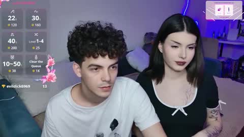 Snapshot of alice118james chatting on October 2025 04:26:02 PM alice and james online show from October 2025 04:26:02 PM