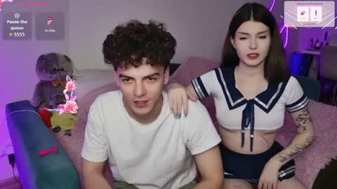 Snapshot of alice118james chatting on October 2025 05:43:02 PM alice and james online show from October 2025 05:43:02 PM