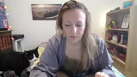 Alice online show from October 2025 07:51:02 AM