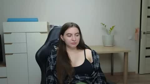 Snapshot of alice_________________________ chatting on April 2026 05:49:01 PM Alice online show from April 2026 05:49:01 PM