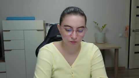Snapshot of alice_________________________ chatting on April 2026 08:42:02 PM Alice online show from April 2026 08:42:02 PM