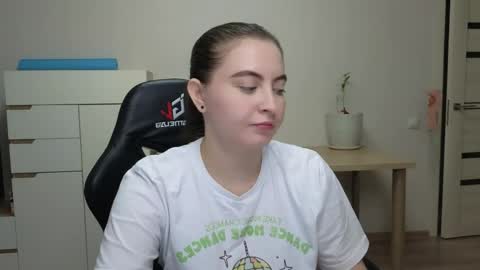 Snapshot of alice_________________________ chatting on April 2026 04:20:02 PM Alice online show from April 2026 04:20:02 PM