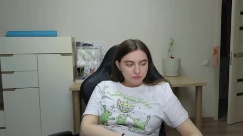 Snapshot of alice_________________________ chatting on April 2026 06:58:01 PM Alice online show from April 2026 06:58:01 PM