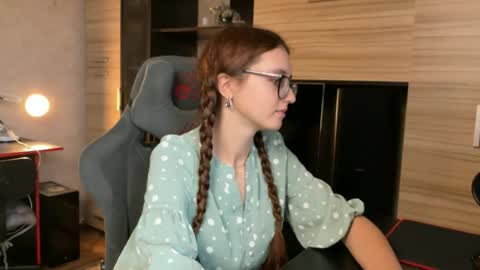 Hey Im Alice  online show from October 2025 08:50:02 AM