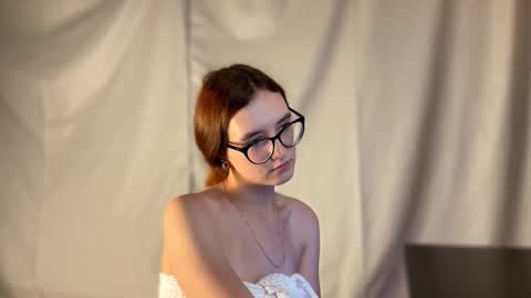 Hey Im Alice  online show from November 2025 01:57:01 PM