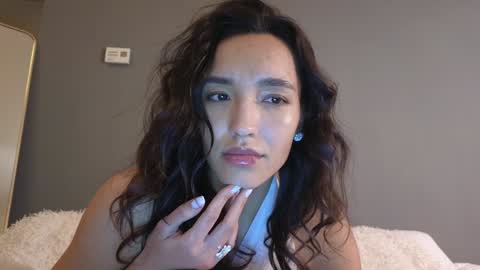 A R Y A  T I A online show from January 2025 10:24:01 PM