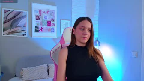 Snapshot of alice_charmy chatting on March 2025 05:11:01 AM Alice in Wonderland online show from March 2025 05:11:01 AM