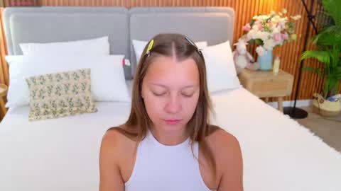 Snapshot of alice_charmy chatting on September 2025 05:17:02 AM Alice in Wonderland online show from September 2025 05:17:02 AM