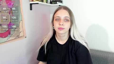 Snapshot of alice_halle chatting on October 2025 01:29:01 PM alice_halle online show from October 2025 01:29:01 PM