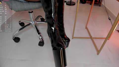 Snapshot of alice_leroy chatting on February 2026 08:09:01 PM Mistress Alice. online show from February 2026 08:09:01 PM