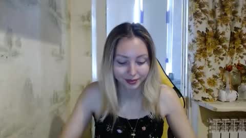 Snapshot of alice_smiles chatting on April 2026 11:15:02 AM Alice smiles online show from April 2026 11:15:02 AM