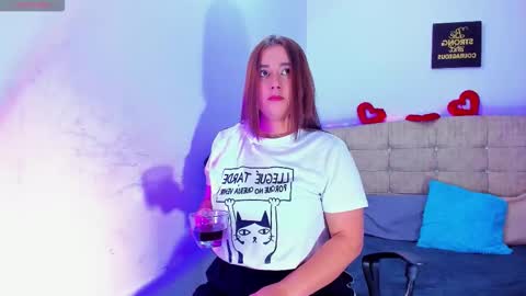 Snapshot of alice_summer1 chatting on December 2025 03:01:02 AM alice_summer1 online show from December 2025 03:01:02 AM