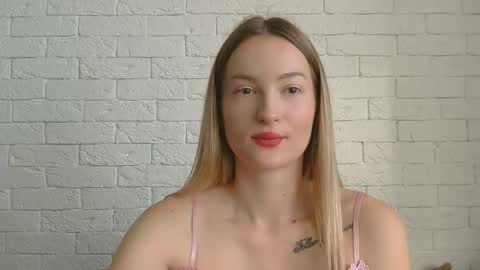 Snapshot of alice_sweet_01 chatting on November 2025 11:21:02 AM Alice online show from November 2025 11:21:02 AM