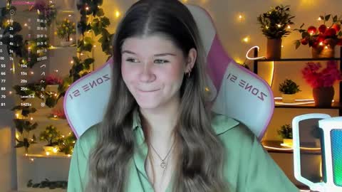 Alice online show from September 2025 09:25:01 PM