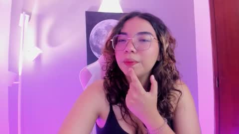 alicecamxxx online show from September 2025 12:05:01 PM