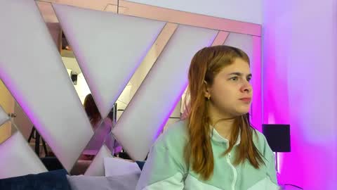 AliceCruz online show from June 2026 12:33:01 PM