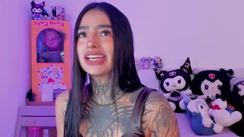 Alice  online show from December 2025 09:35:01 PM