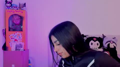 Alice  online show from December 2025 08:49:02 PM