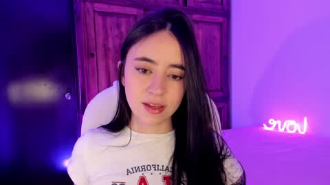 Snapshot of alicee_2 chatting on December 2024 05:08:02 PM Aliceee .. 97YP9VWGZHrefnav wishlist lists 1 online show from December 2024 05:08:02 PM