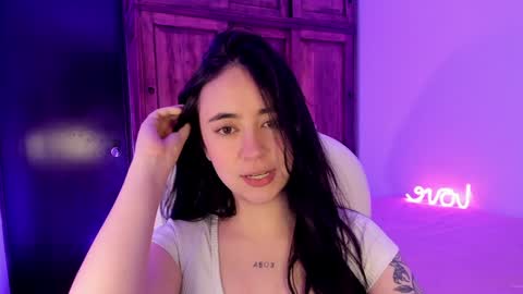Snapshot of alicee_2 chatting on December 2024 09:00:02 PM Aliceee .. 97YP9VWGZHrefnav wishlist lists 1 online show from December 2024 09:00:02 PM