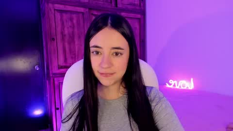 Snapshot of alicee_2 chatting on December 2024 06:05:02 PM Aliceee .. 97YP9VWGZHrefnav wishlist lists 1 online show from December 2024 06:05:02 PM