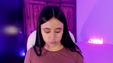 Snapshot of alicee_2 chatting on January 2025 09:13:01 PM Aliceee .. 97YP9VWGZHrefnav wishlist lists 1 online show from January 2025 09:13:01 PM