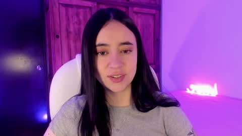 Snapshot of alicee_2 chatting on January 2025 05:09:01 PM Aliceee .. 97YP9VWGZHrefnav wishlist lists 1 online show from January 2025 05:09:01 PM