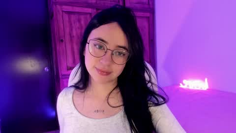 Snapshot of alicee_2 chatting on February 2025 05:12:01 PM Aliceee .. 97YP9VWGZHrefnav wishlist lists 1 online show from February 2025 05:12:01 PM