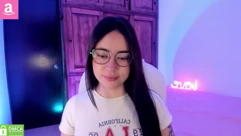 Snapshot of alicee_2 chatting on October 2025 12:11:01 PM Aliceee .. 97YP9VWGZHrefnav wishlist lists 1 online show from October 2025 12:11:01 PM