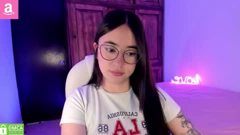 Snapshot of alicee_2 chatting on January 2026 08:56:01 PM Aliceee .. 97YP9VWGZHrefnav wishlist lists 1 online show from January 2026 08:56:01 PM