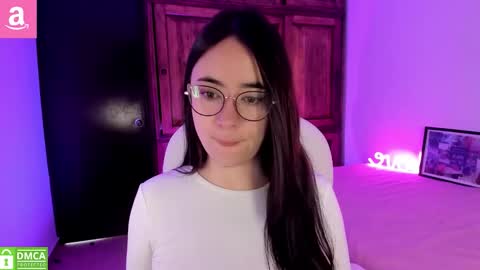 Snapshot of alicee_2 chatting on January 2026 01:39:01 PM Aliceee .. 97YP9VWGZHrefnav wishlist lists 1 online show from January 2026 01:39:01 PM